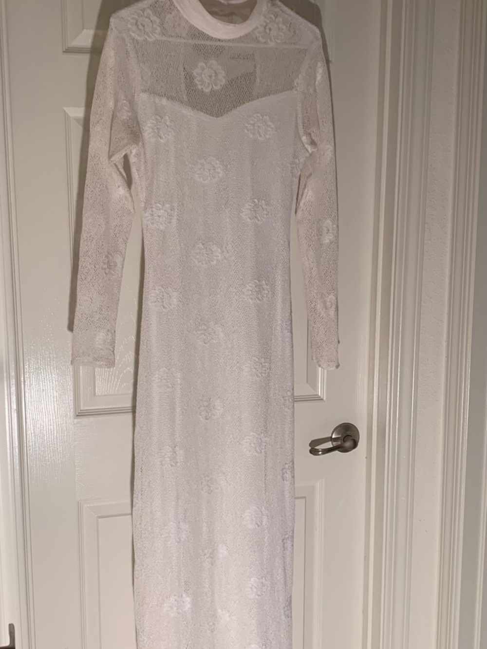 White Lace Long-Sleeve Maxi Dress